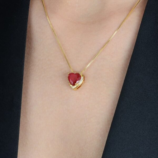 Colar Dourado de Pedra Natural Vermelha Coração Cravejado de Zircônia - Imagem 2