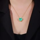 colar-dourado-de-pedra-coracao-verde-2.jpg
